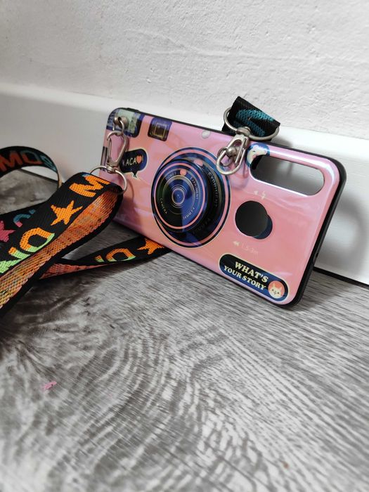 Продам чехол на телефон Huawei P30 Lite