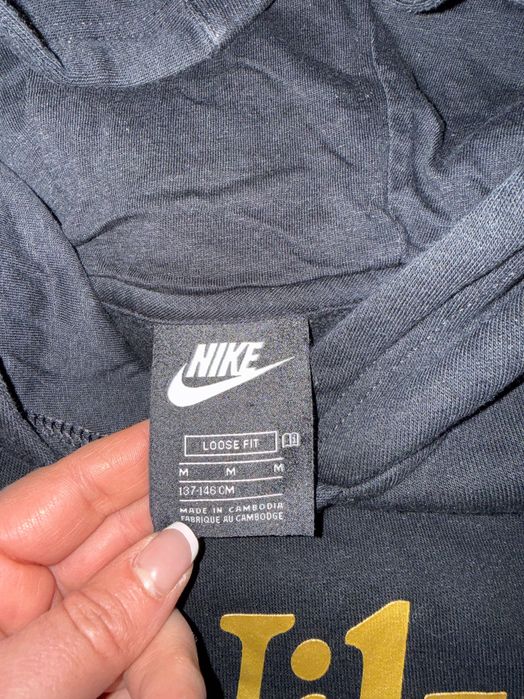 Суичър на марката NIKE