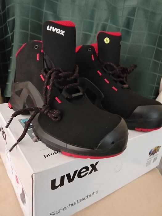 Работни обувки Uvex S3L, 42 номер