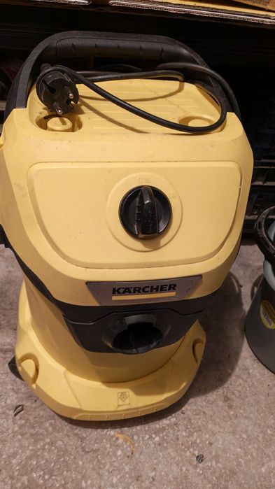 Aspirator umed uscat karcher