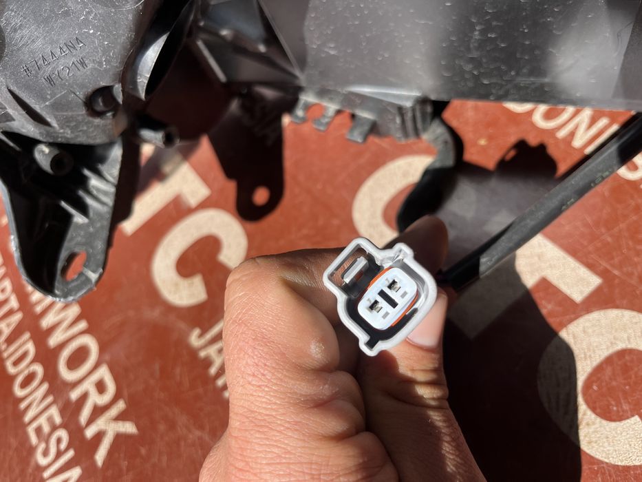 Фар Toyota Rav 4 2018