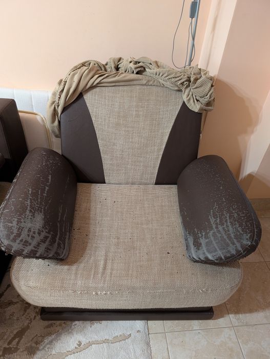 Vând canapea extensibilă și două fotolii pat