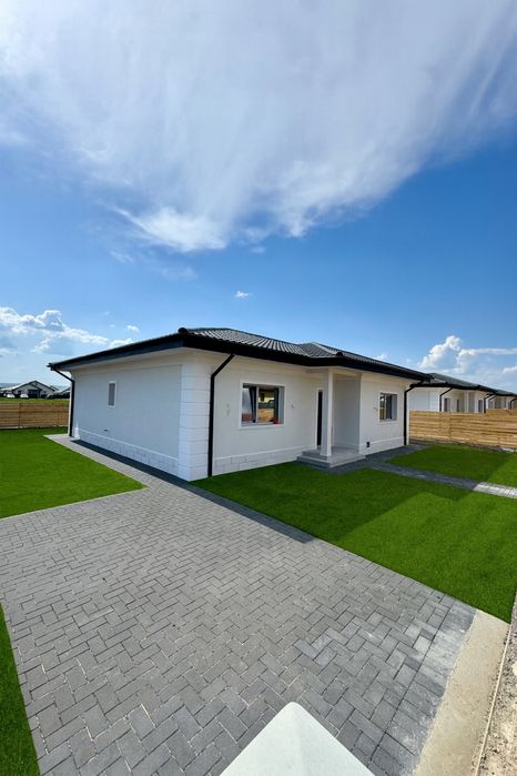 Casă 4 cam, CANALIZARE, Înc. PARDOSEALĂ, Miroslava-Vorovești, 420mp