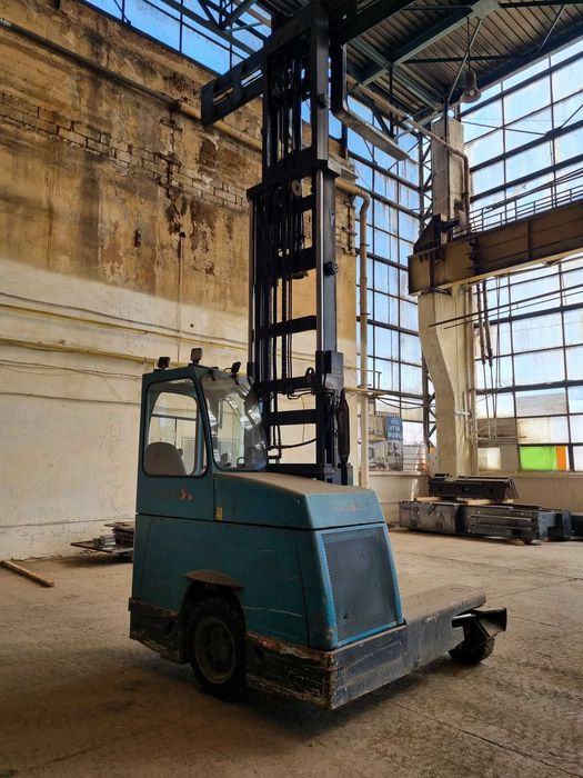 Stivuitor lateral HUBTEX DQ 40-G – Eficiență maximă în spații înguste