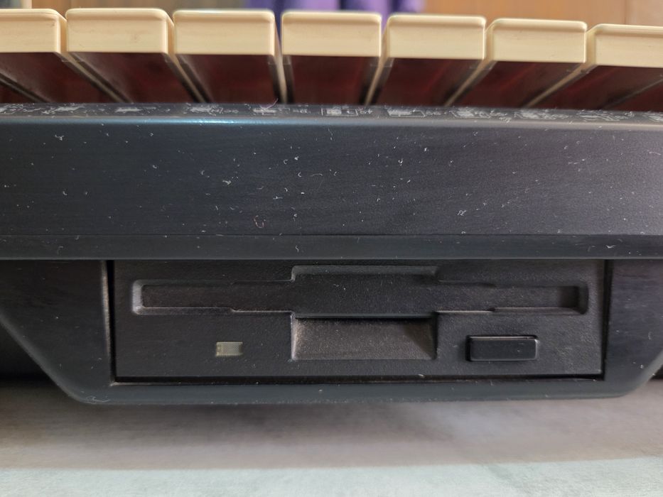 Синтезатор YAMAHA PSR 1000