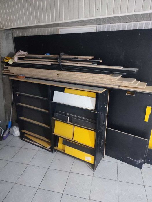 Mebel kitob javoni sotiladi