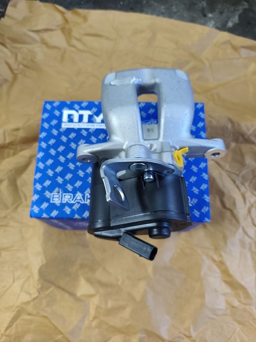 Etrier spate passat b6 NOI pe bucata