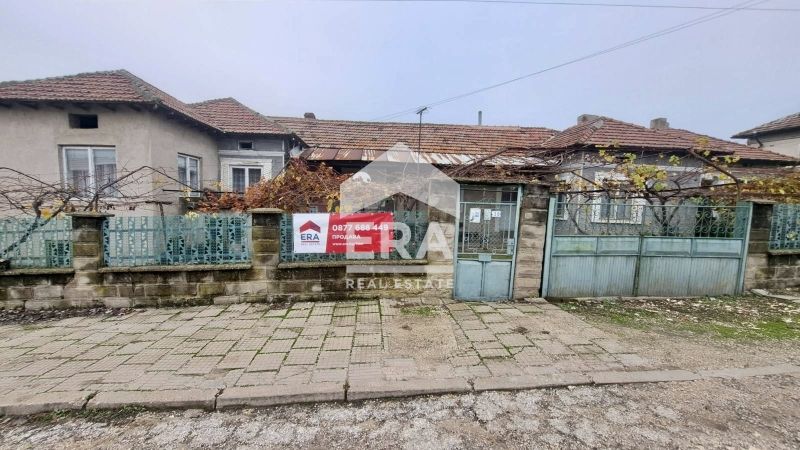 Едноетажна къща в с.Нова Черна