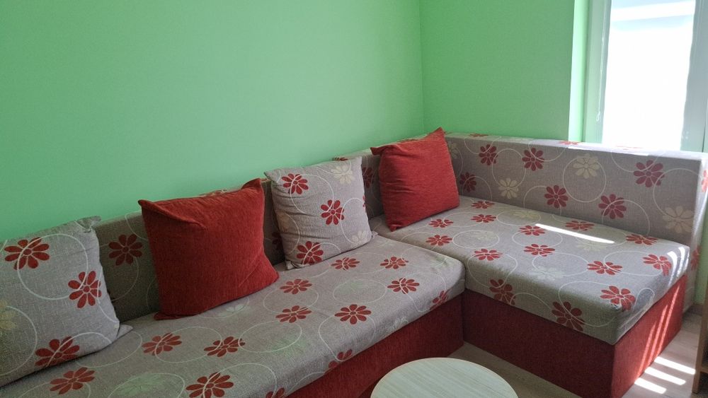 Продавам разтегателни дивани