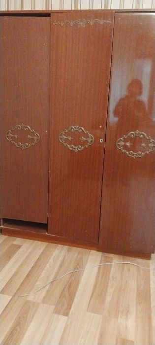 Отдам даром шкаф