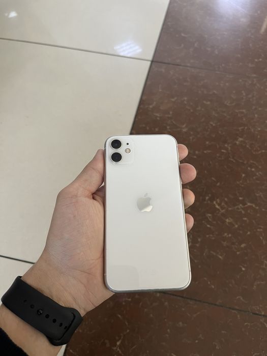 Продаю Айфон 11