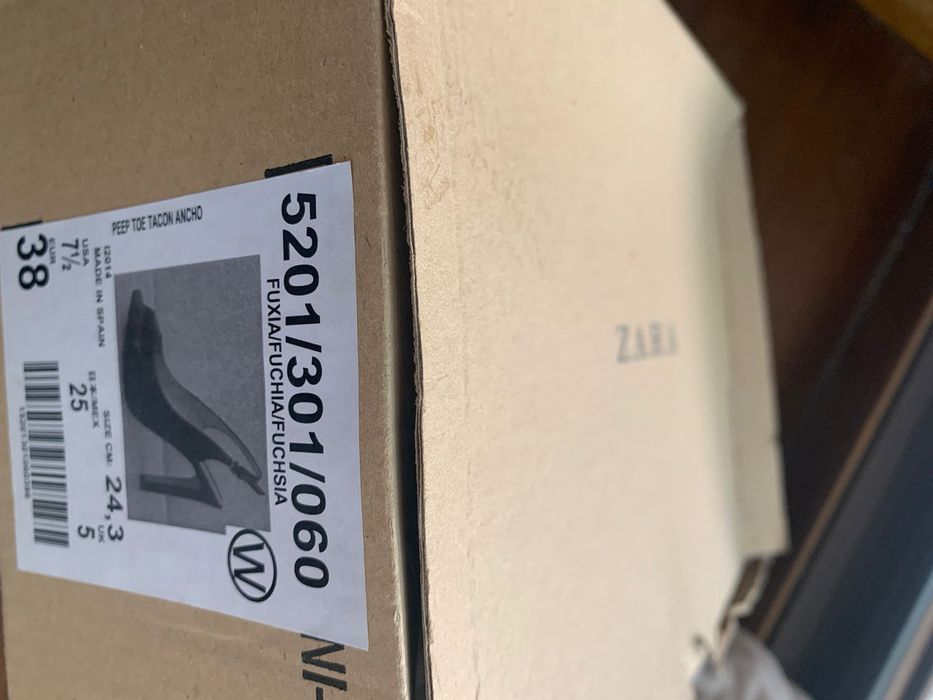 Босоножки Zara,новые ,37 размер