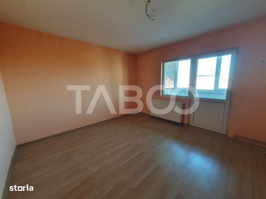 Apartament 3 camere decomandat 80 mp + 2 balcoane zona Teiului — fotografia 3