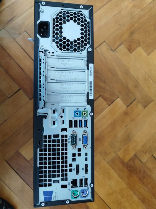 Компютър Hp elit desk 800 и монитор Hp e 232