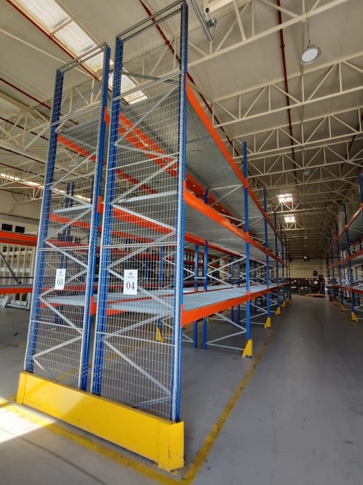 Rafturi metalice pentru paleti