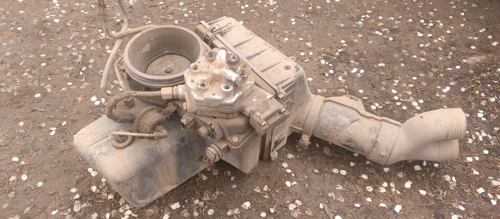 Продам дозатор 2.3 от Ауди 100