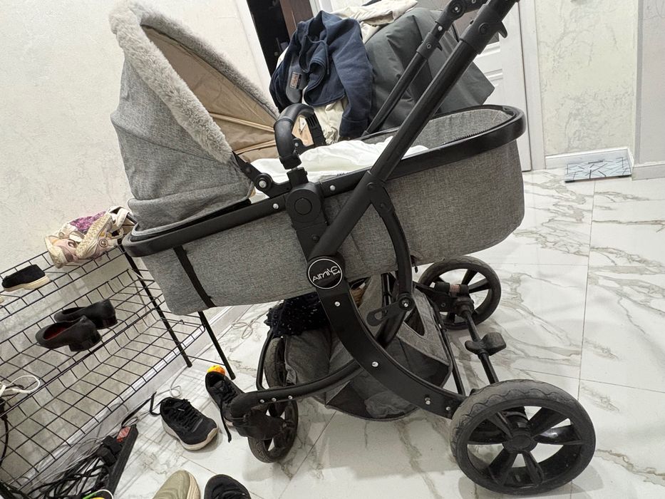 Отдам коляску за 3000