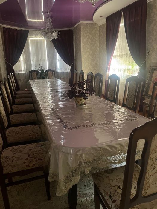 Стол со стульями большой