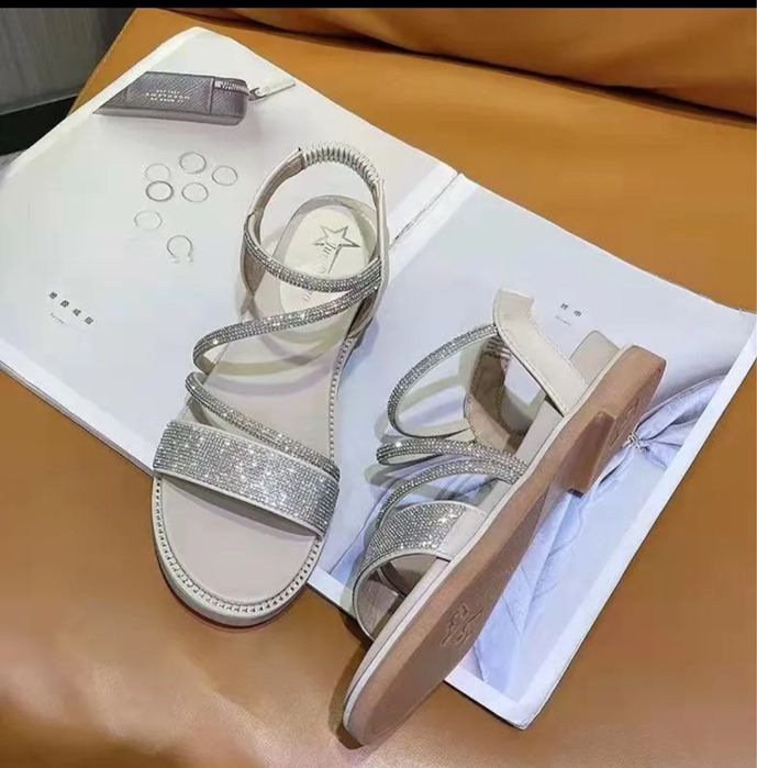 Продам стильные босоножки