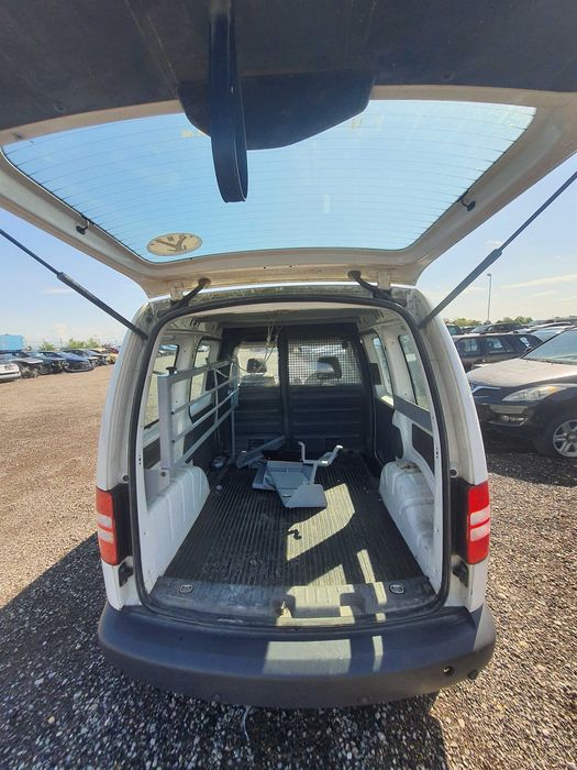 На части! VW Caddy 1.6 ТDI (CAYN)