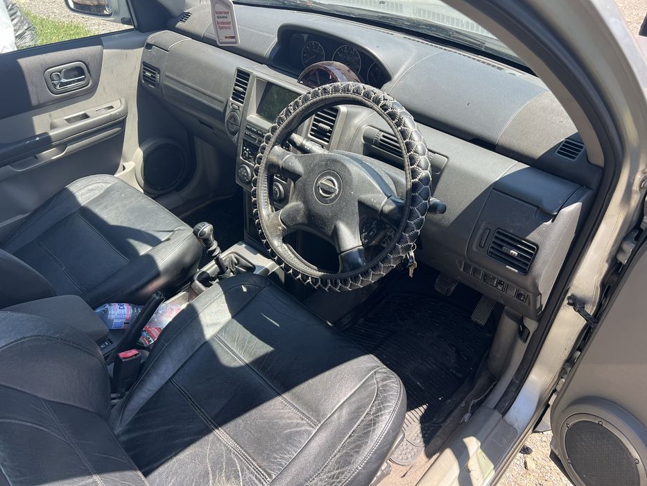 Nissan x-trail sve -dci дясна дирекция