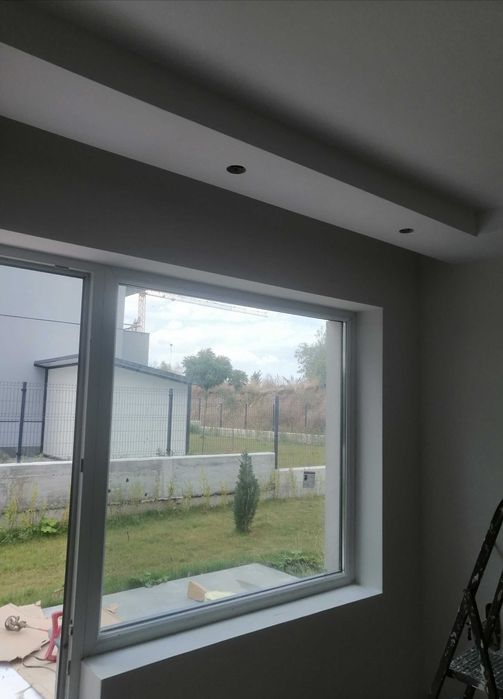 ОБРЪЩАНЕ на прозорци,шпакловане и боядисване на жилища латекс