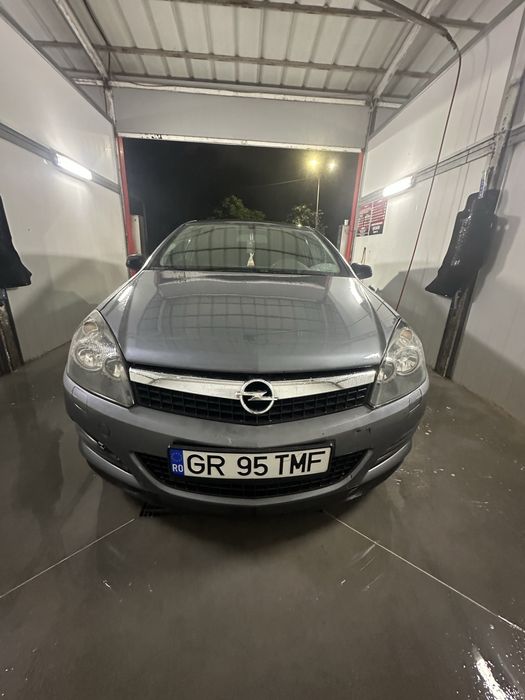 Vând urgent Opel Astra GTC 1.6 benzină – 2006