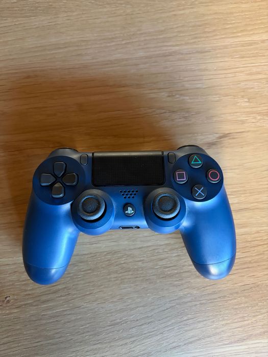 PS4 Slim - Джойстик и 2 игри