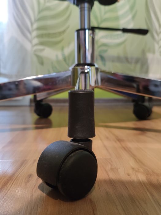 Офис стол - модерен дизайн