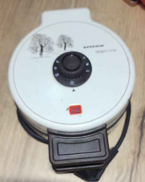 Гофретник Severin