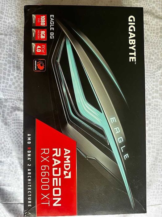 Radeon RX 6600 XT EAGLE 8G.