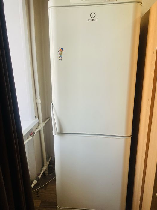 Холдильник Indesit