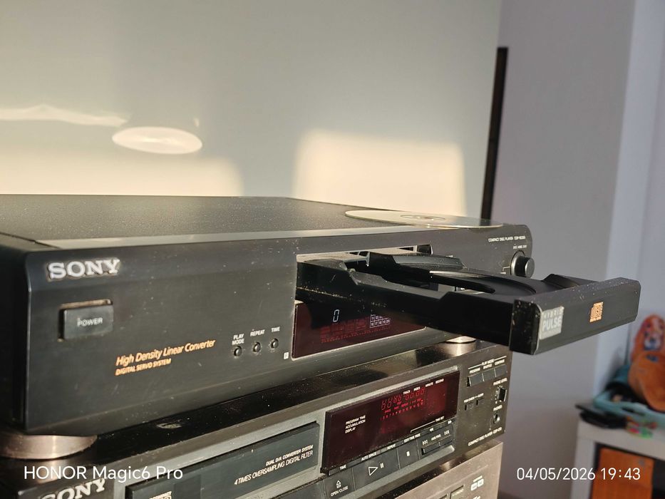 Sony CDP - xe300 cd player