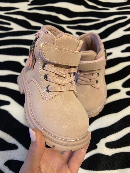 Продам детские демисезонные ботинки