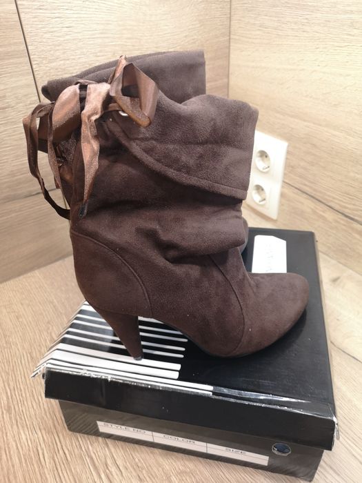 Дамски обувки велур Bianco&Nero