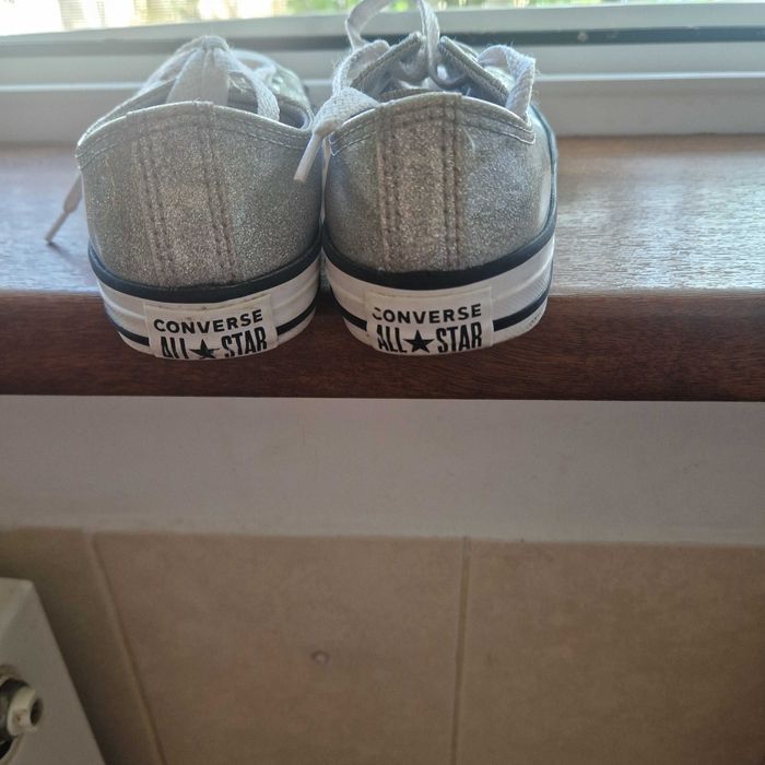 Tenesi Convers argintii