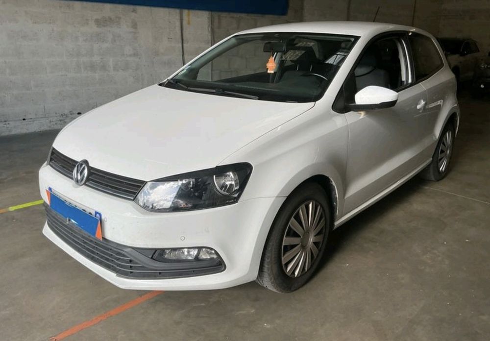VOLKSWAGEN Polo