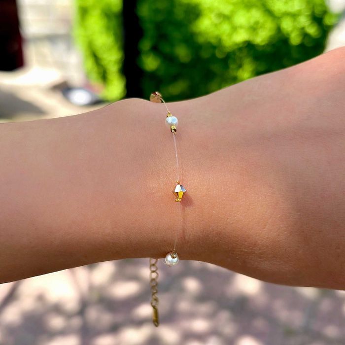 Дамска Нежна Гривна с Кристали и Перли Swarovski на Прозрачна Корда