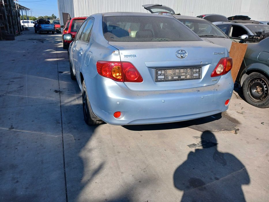 dezmembrez toyota corola