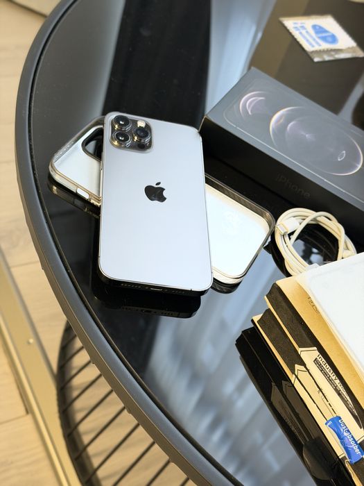 Iphone 12 Pro Max 256 GB  + 10 folii protectie cadou