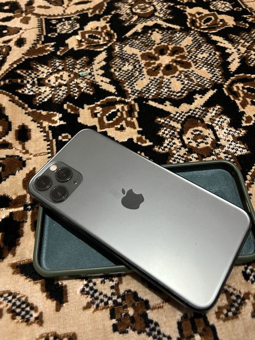 Айфон 11про  акб 72