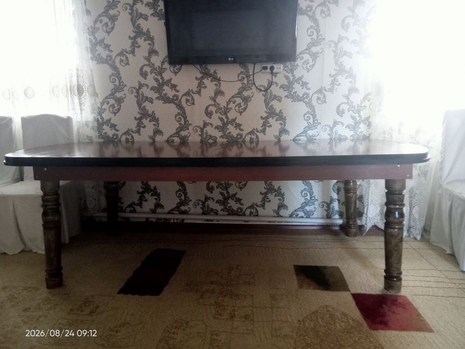 Стол раскладной и стулья