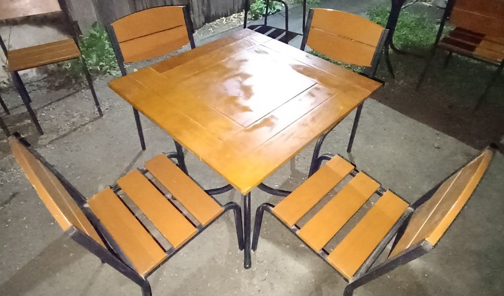Продам уличные столы для беседки
