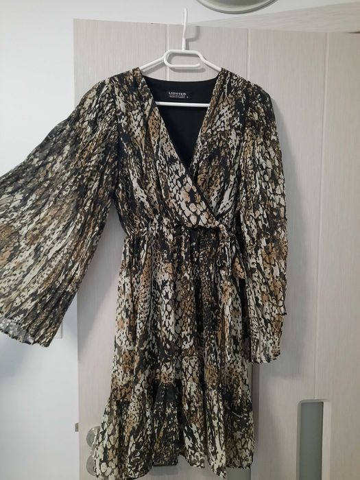 Къса рокля до колене