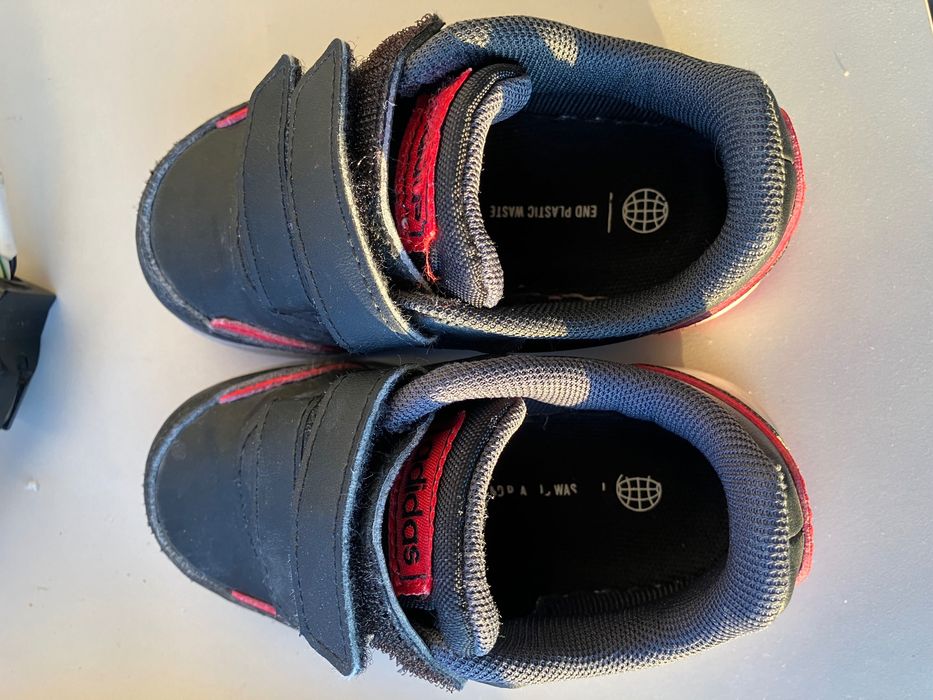 Адидас бебешки маратонки