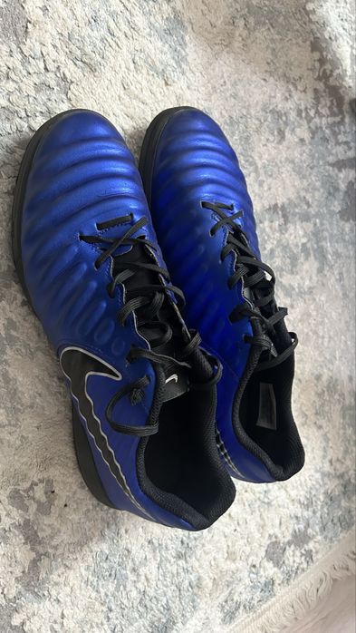 Футбольные бутсы