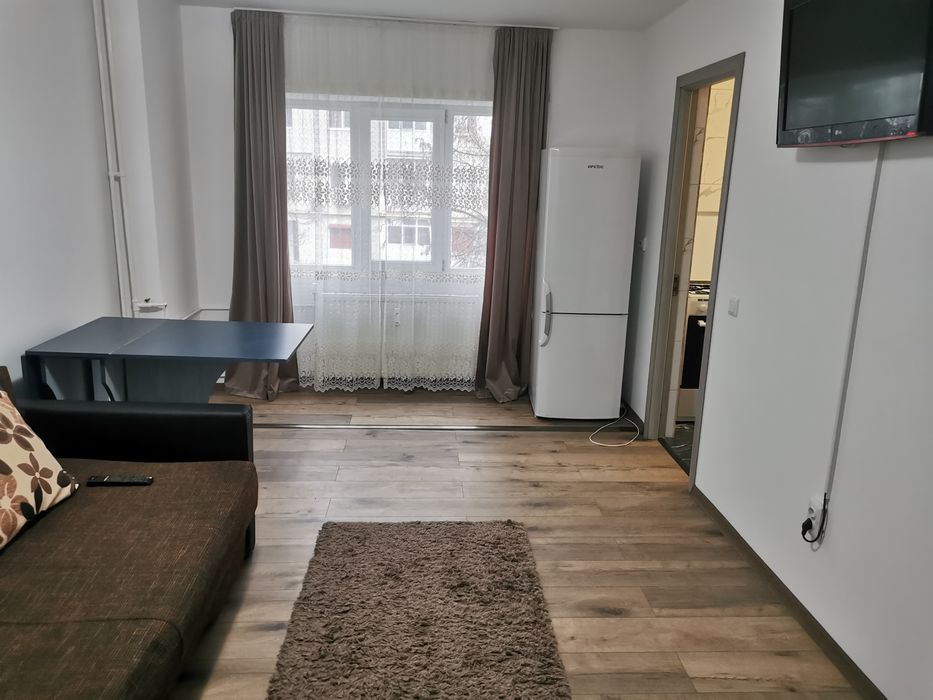 Garsonieră de închiriat recent renovată