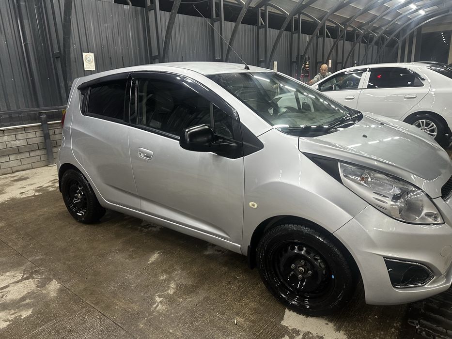 Продается спарк срочно 2016 йил бензин