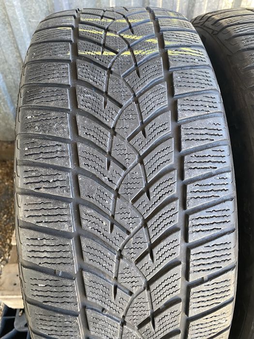 225/55/18 Дънлоп Зимни
