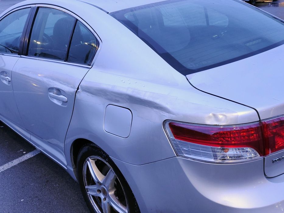 Продавам Toyota Avensis с BRC газова уредба